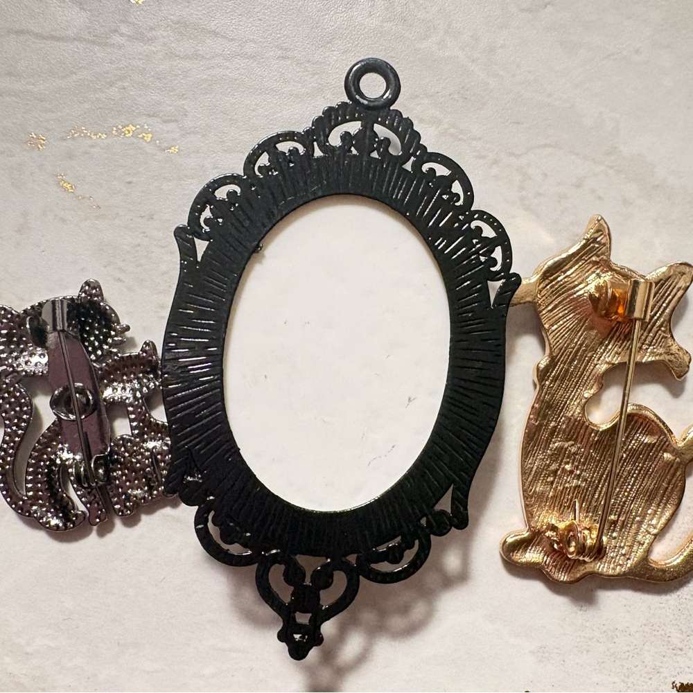 Black Cat Cameo Brooch and pendant — Enameled Cat trio brooch Pin - Picture 5 of 6
